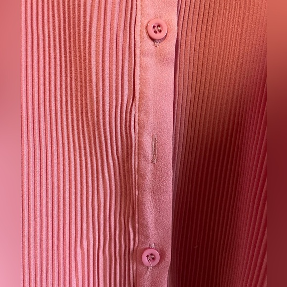 Pretty Little Things Plus Dusty Pink Plisse Button Front Oversized Shirt & Pants - Picture 15 of 15